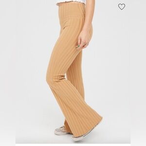 NWT- OFFLINE BY AERIE OG GROOVE FLARE LEGGING SIZE LG